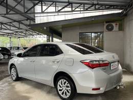 TOYOTA - COROLLA - 2017/2018 - Prata - R$ 86.900,00