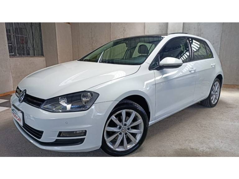 VOLKSWAGEN - GOLF - 2014/2014 - Branca - R$ 75.900,00