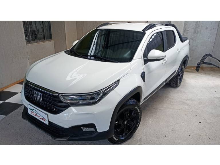 FIAT - STRADA - 2020/2021 - Branca - R$ 96.900,00