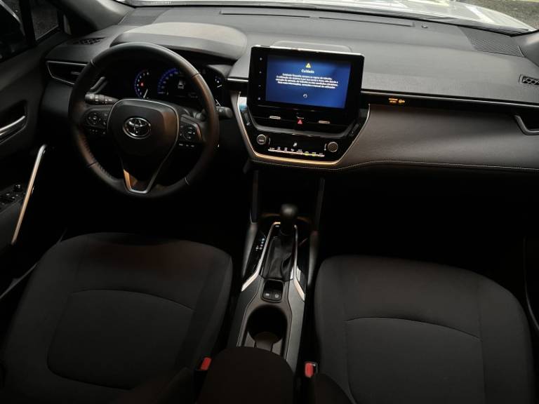 TOYOTA - COROLLA - 2024/2025 - Branca - R$ 167.900,00